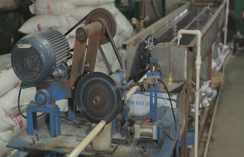 Cutting pipe 